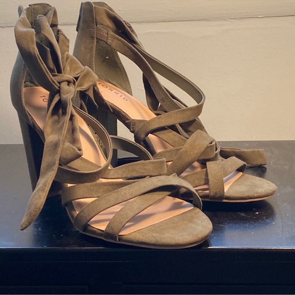 Torrid strappy shoes - Picture 2 of 3